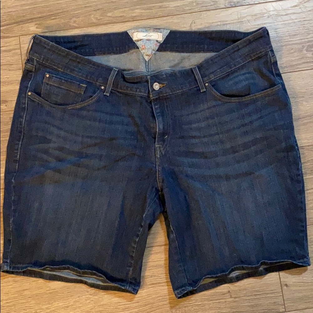 Levi's darkwash stretch flap button pocket shorts